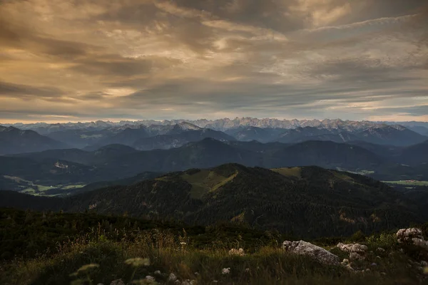 Sonnenaufgangspanorama Auf Der Benediktenwand Bayern Deutschland — Stockfoto