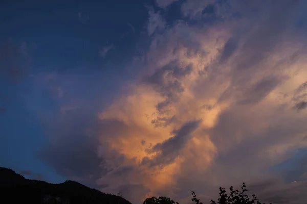 Céu Dramático Com Nuvens Pôr Sol Verão — Fotografia de Stock