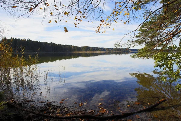 Captura HDR de um lago na Baviera no outono — Fotografia de Stock