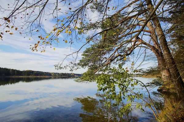 HDR snímek jezera v Bavorsku na podzim — Stock fotografie