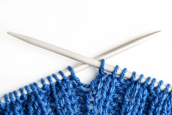 Nahaufnahme eines blauen Strickschals — Stockfoto