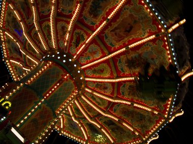 Münih'in Oktoberfest, güzel atlıkarınca