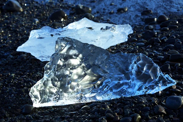 Témpanos de hielo en laguna glaciar Jokulsarlon — Foto de Stock