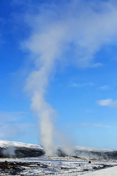 Geysir erruption of Strokkur in Iceland — Stock Photo, Image