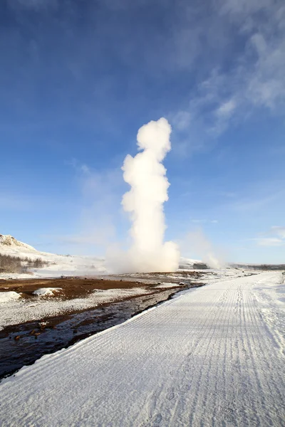 Geysir erruption of Strokkur in Iceland — Stock Photo, Image
