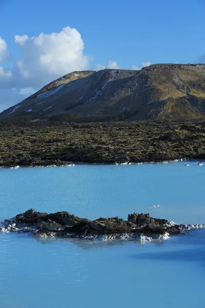 Mleczno biały i niebieski woda geotermalna kąpiel Blue Lagoon w — Zdjęcie stockowe
