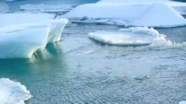 Yüzen buz kütlesi buz buzul lagün Jokulsarlon İzlanda'yıkar