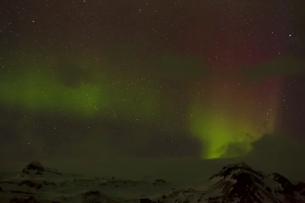 Diferentes colores de luces del norte en Islandia —  Fotos de Stock