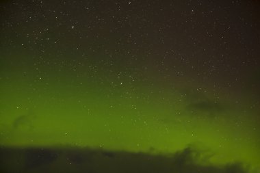 Kuzey ışıkları ile İzlanda parlak yıldızlar