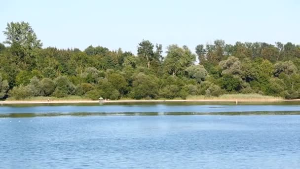 Naviguer au bord du lac bavarois Chiemsee 