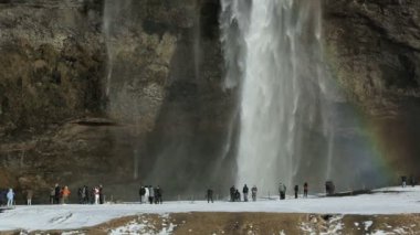 Şelale Seljalandsfoss gökkuşağı ile