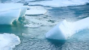 Yüzen buz kütlesi buz buzul lagün Jokulsarlon İzlanda'yıkar