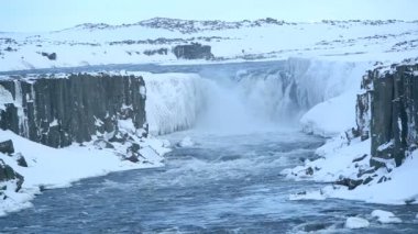 Şelale Selfoss kışın, İzlanda