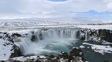 İzlanda şelale Godafoss karlı kış