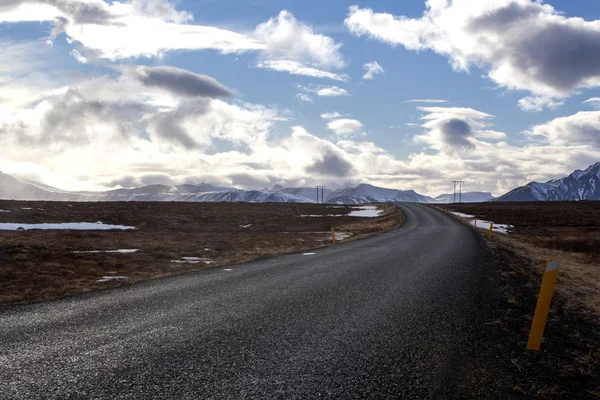 Ring road in IJsland in het voorjaar van — Stockfoto