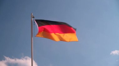 Almanya bayrağı kaldırma