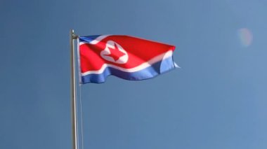 Kuzey Kore bayrağı kaldırma