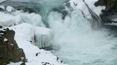 Şelale Dettifoss kışın, İzlanda