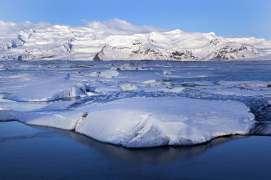 Buzul lagün İzlanda'daki Jokulsarlon bir sabah ışık