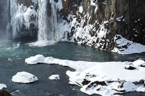 Fechar a cascata congelada Godafoss, Islândia — Fotografia de Stock