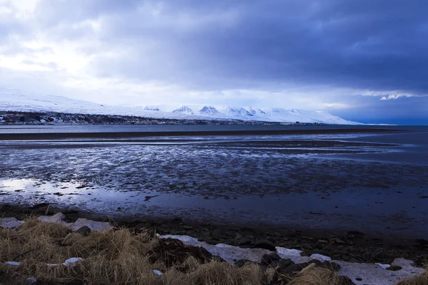 Vulkanické horské krajiny v šeru, Island — Stock fotografie