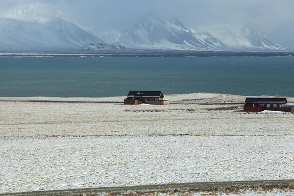 半島 Snaefellsness、アイスランドで火山の雪景色 — ストック写真