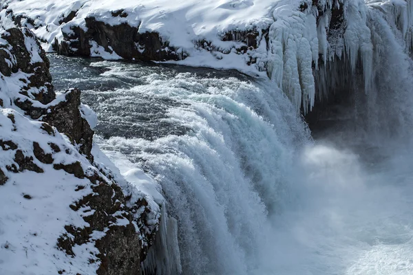 Zbliżenie z zamarzniętym wodospadzie Godafoss, Islandia — Zdjęcie stockowe