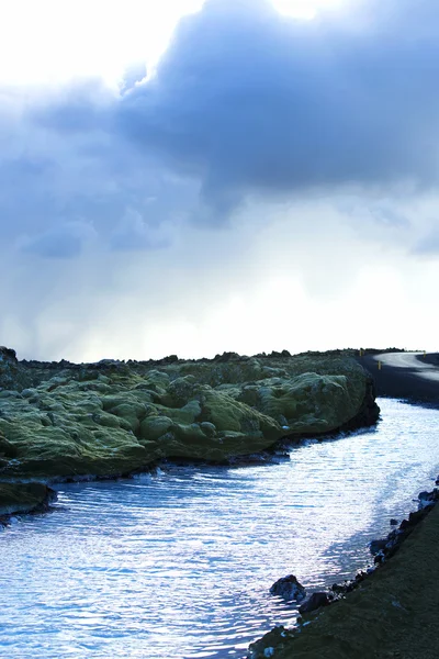 Milky white and blue water of the geothermal bath Blue Lagoon in — Stock Photo, Image