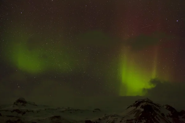 Diferentes colores de luces del norte en Islandia —  Fotos de Stock