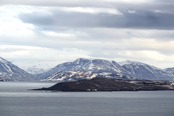 令人印象深刻的山地景观，北冰岛 — 图库照片