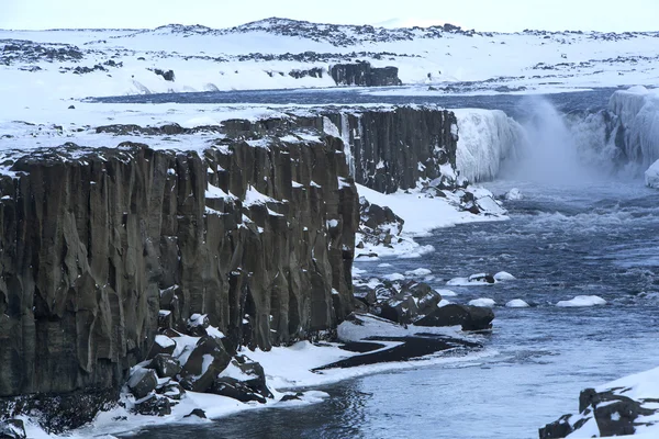 在冰岛，瀑布塞尔福斯冬季 — 图库照片