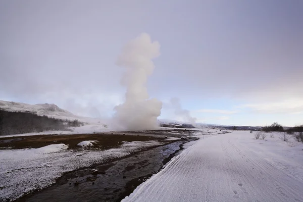 Geyser eruption of Strokkur, Iceland — Stock Photo, Image