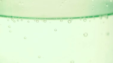 Bir bardak su kabarcıkları Kaldır