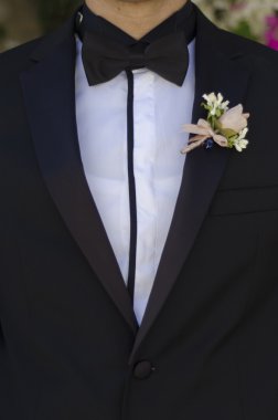 Smokin ve yaka çiçeği