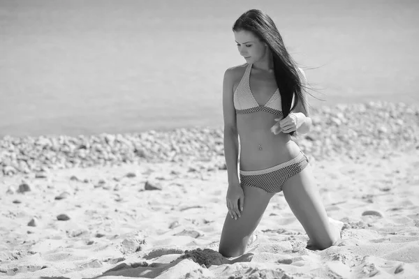 Junge Frau Mit Sportlichem Körper Bikini — Stockfoto