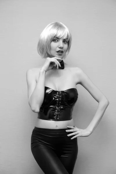 Молодая Сексуальная Красотка Черном Фетиш Корсете — стоковое фото