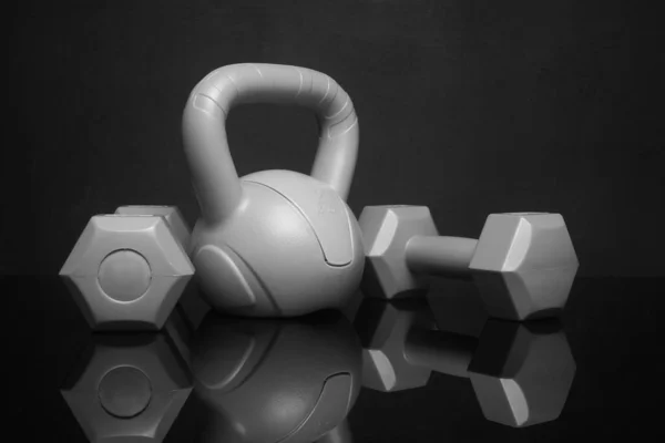 Piccolo Kettlebell Plastica Manubri Sfondo Nero — Foto Stock