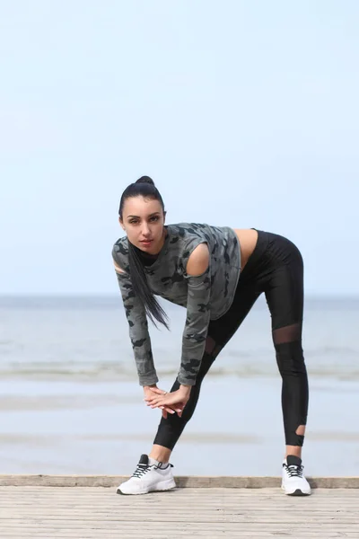 Yoga Femme Vêtements Sport Relaxant Par Mer — Photo