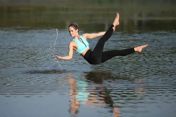 Beautiful Young Woman Sportswear Exercising Outdoors — Stock Photo, Image