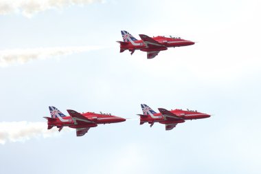 raf hava gösterisinde tallinn, Estonya - 23 Temmuz. Kraliyet Hava Kuvvetleri Kırmızı oklar raf air show tallin olay, 23 Temmuz 2013