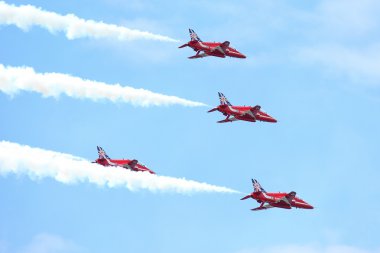 raf hava gösterisinde tallinn, Estonya - 23 Temmuz. Kraliyet Hava Kuvvetleri Kırmızı oklar raf air show tallin olay, 23 Temmuz 2013