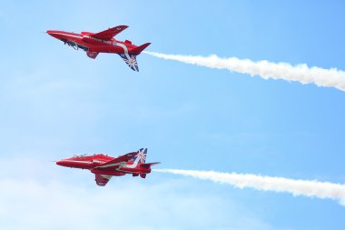raf hava gösterisinde tallinn, Estonya - 23 Temmuz. Kraliyet Hava Kuvvetleri Kırmızı oklar raf air show tallin olay, 23 Temmuz 2013