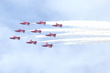 raf hava gösterisinde tallinn, Estonya - 23 Temmuz. Kraliyet Hava Kuvvetleri Kırmızı oklar raf air show tallin olay, 23 Temmuz 2013