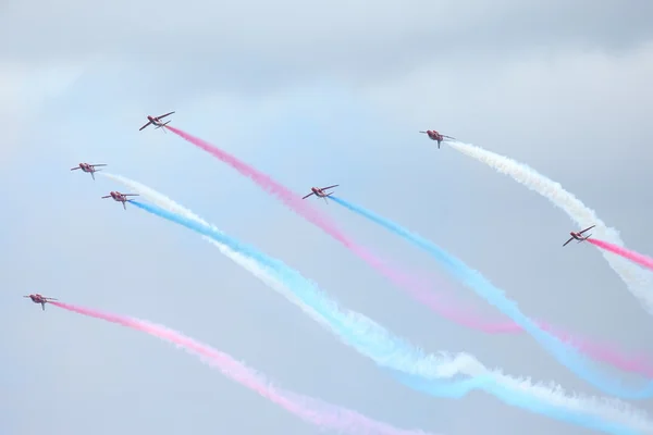 Show aéreo da RAF em Tallinn, Estónia - JULHO 23. Royal Air Force Red Arrows RAF Air Show TALLIN evento, Julho 23, 2013 — Fotografia de Stock