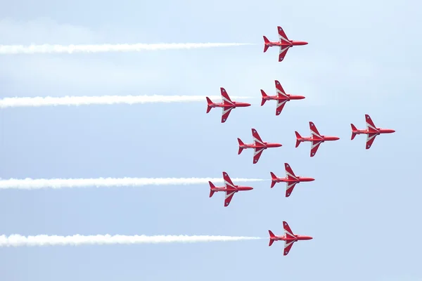 Show aéreo da RAF em Tallinn, Estónia - JULHO 23. Royal Air Force Red Arrows RAF Air Show TALLIN evento, Julho 23, 2013 — Fotografia de Stock