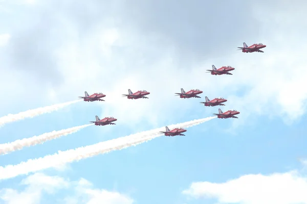 英国皇家空军航空展在塔林，爱沙尼亚-7 月 23 日。英国皇家空军红箭皇家空军航空展塔林事件，2013 年 7 月 23 日 — 图库照片