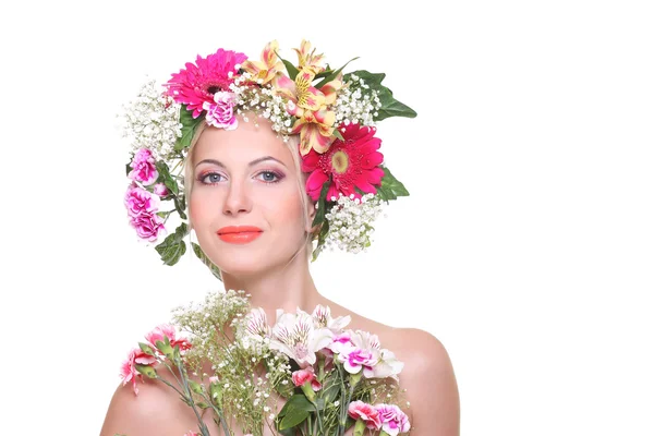 Retrato de belleza con una cabeza florecida —  Fotos de Stock