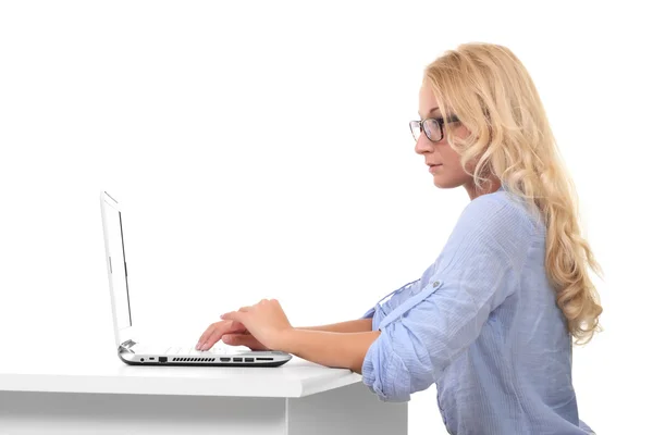 Girl working at the laptop — Stock Photo, Image