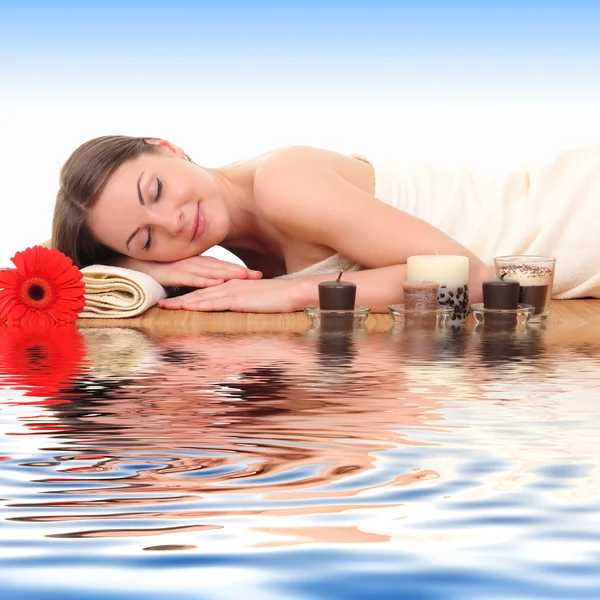 Young beautiful woman in spa environment. — Stock Photo, Image
