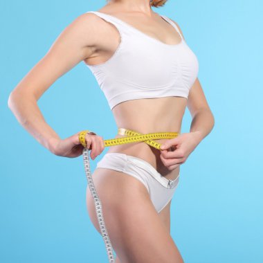 ölçü kasedi beyaz kadınla